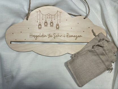 Ramadan Kalender für Kinder aus Holz zum Selbstbefüllen mit 30 Jutesäckchen